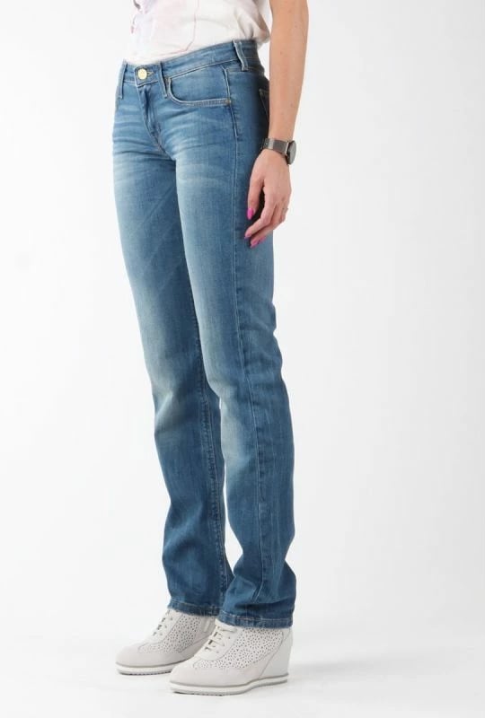 Xhinse Lee për femra