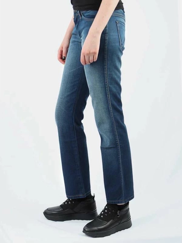 Pantallona femra Wrangler, të zeza