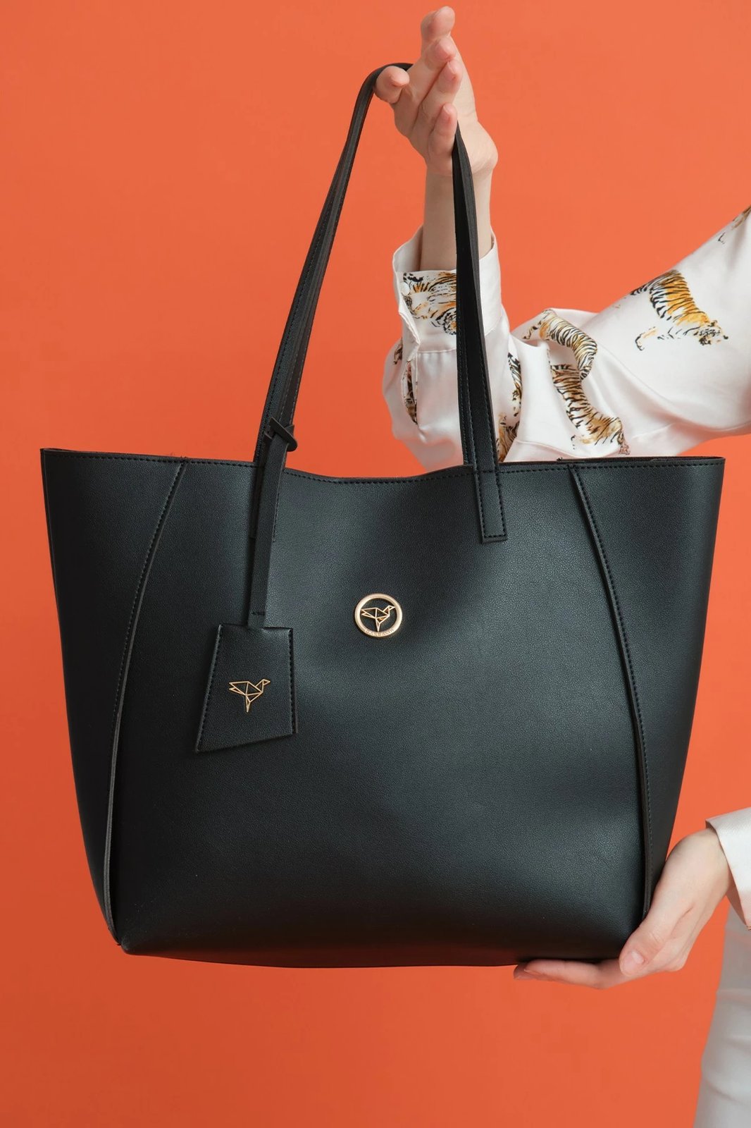 Çantë shpatulle e madhe, ngjyrë e zezë, Zoozie Bags Sofia