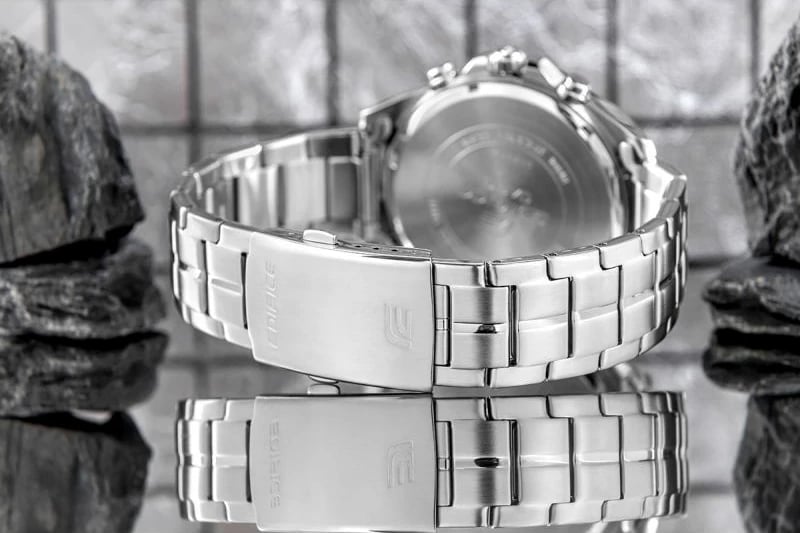 Orë dore për meshkuj CASIO, e zezë