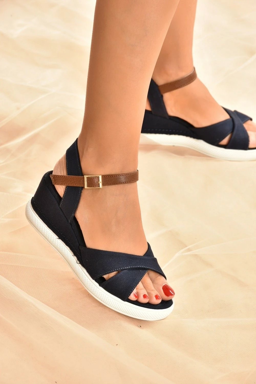 Sandale me platformë për femra Fox Shoes