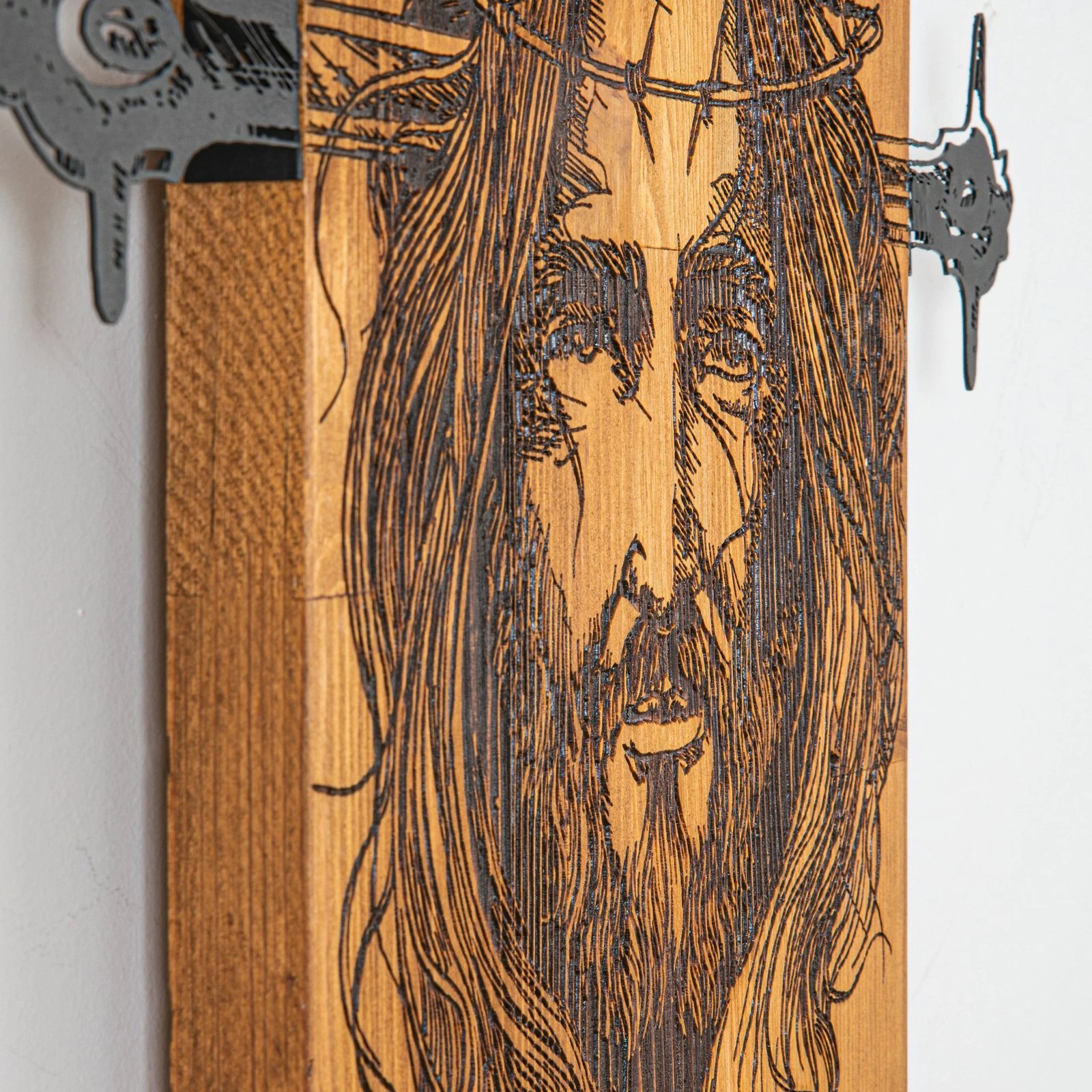 Aksesor dekorativ muri prej druri dhe metali, ngjyrë e zezë dhe arre, 74x37cm