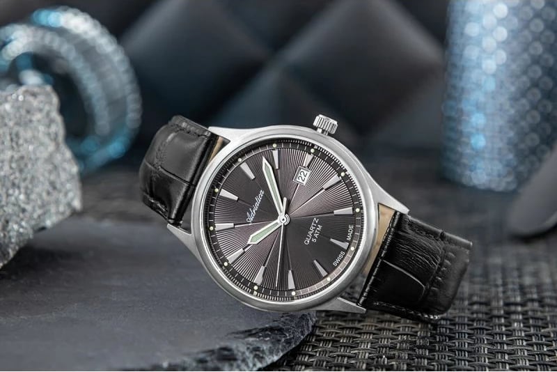 Orë dore për meshkuj Adriatica, e zezë