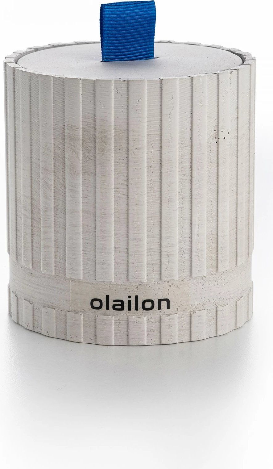 Qiri dekorativ prej betoni, detaj me shirit, ngjyrë gri, aromë amber, 8x8.5cm