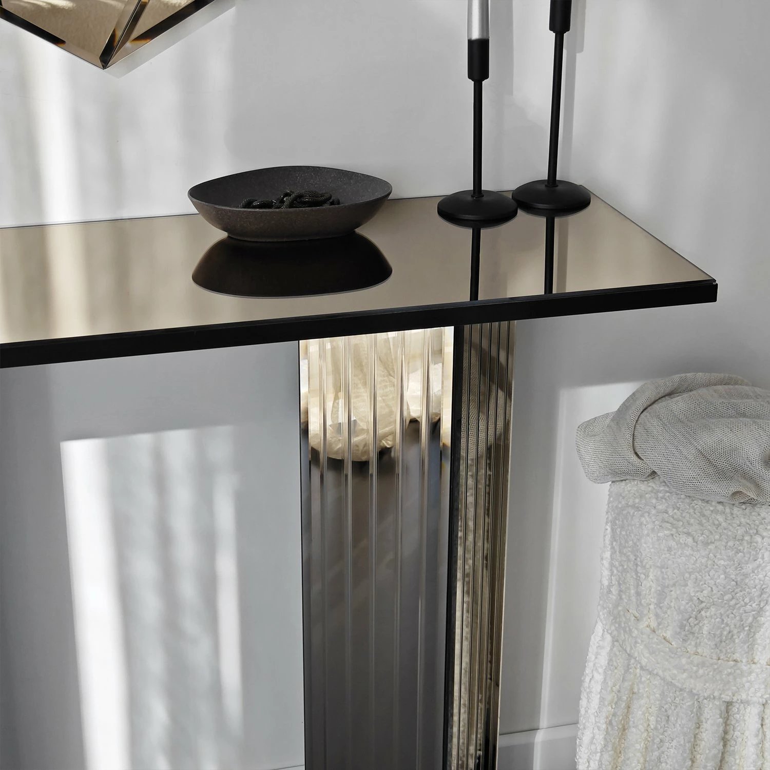 Komodë bronzi Hanah Home, 2 sirtarë