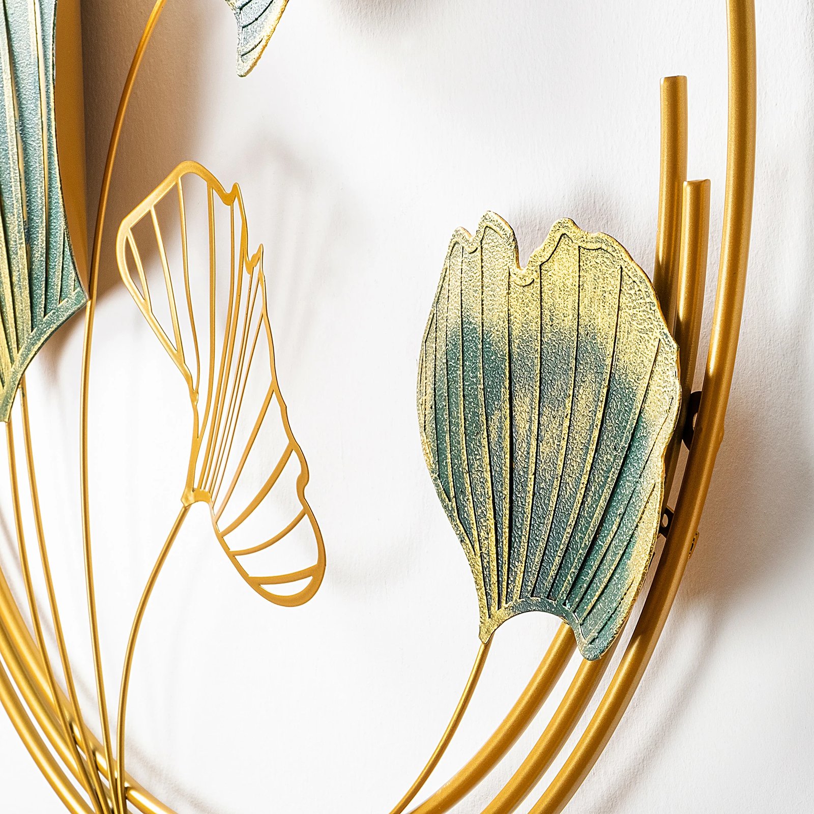 Aksesor dekorativ metalik për mur Wallity, Weifang, ngjyrë e gjelbër dhe ari, 70x70x7cm
