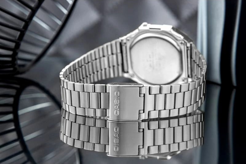 Orë digjitale unisex Casio A168WA, argjend