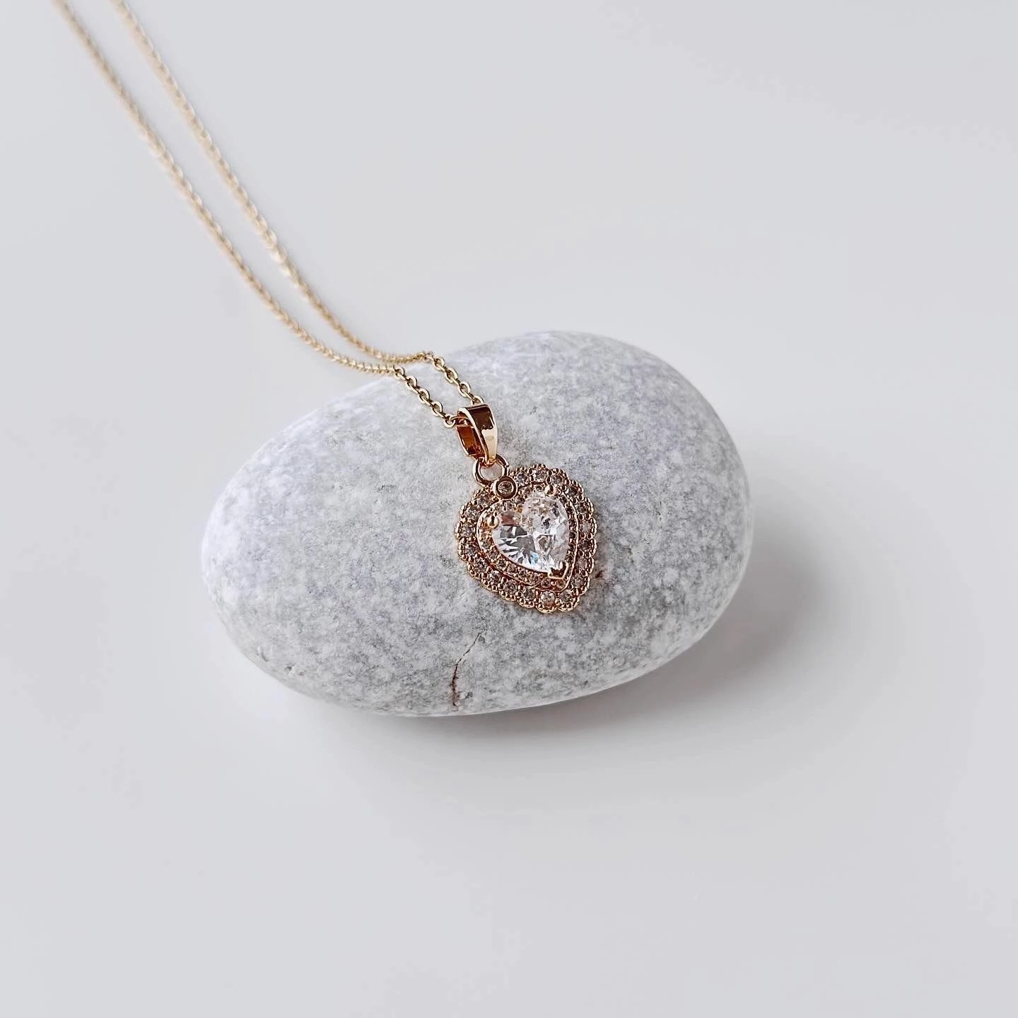 Vath prej çeliku, Jumeon, ngjyrë ari dhe argjendi