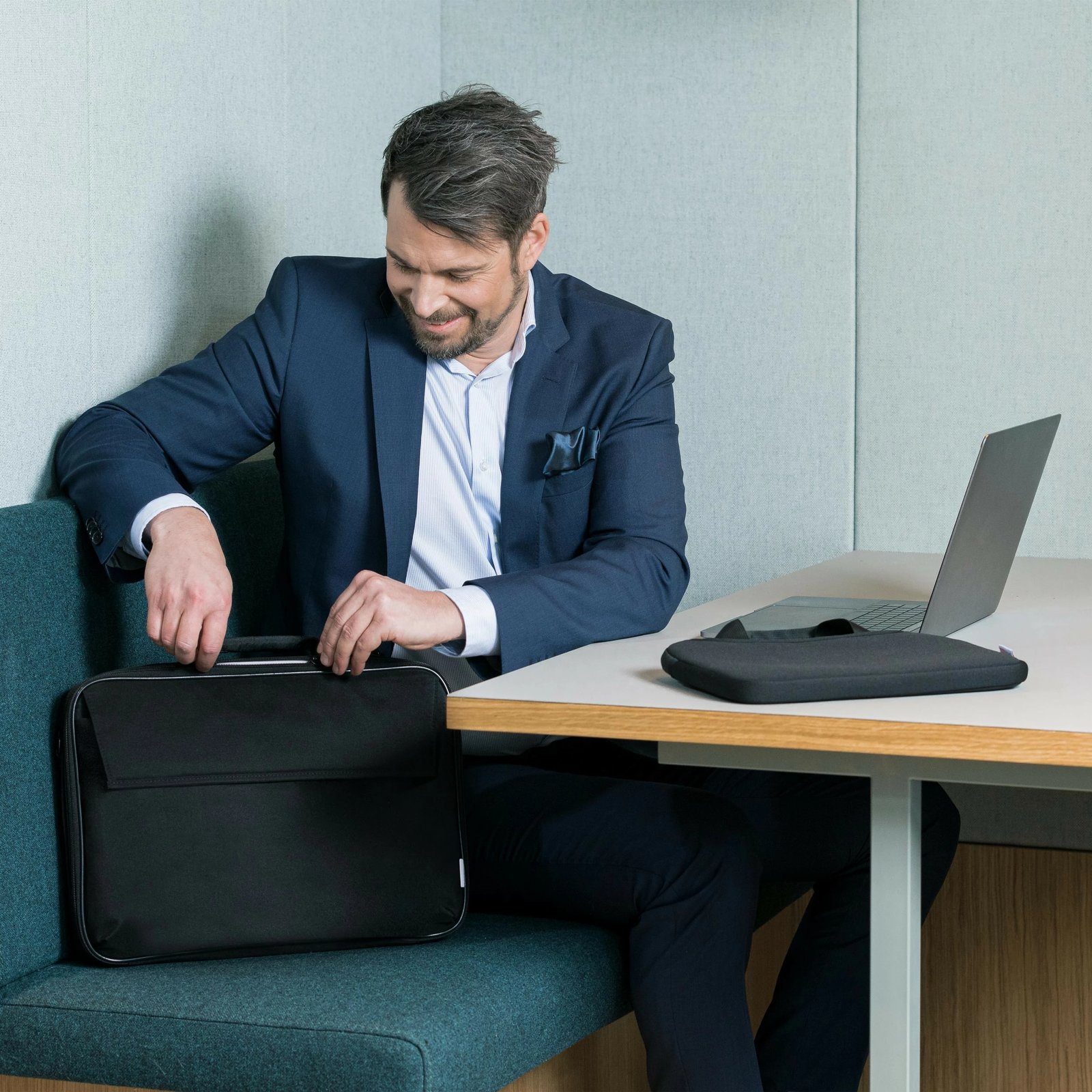 Çantë DICOTA BASE XX D31794, 14.1", rrip supi, e zezë