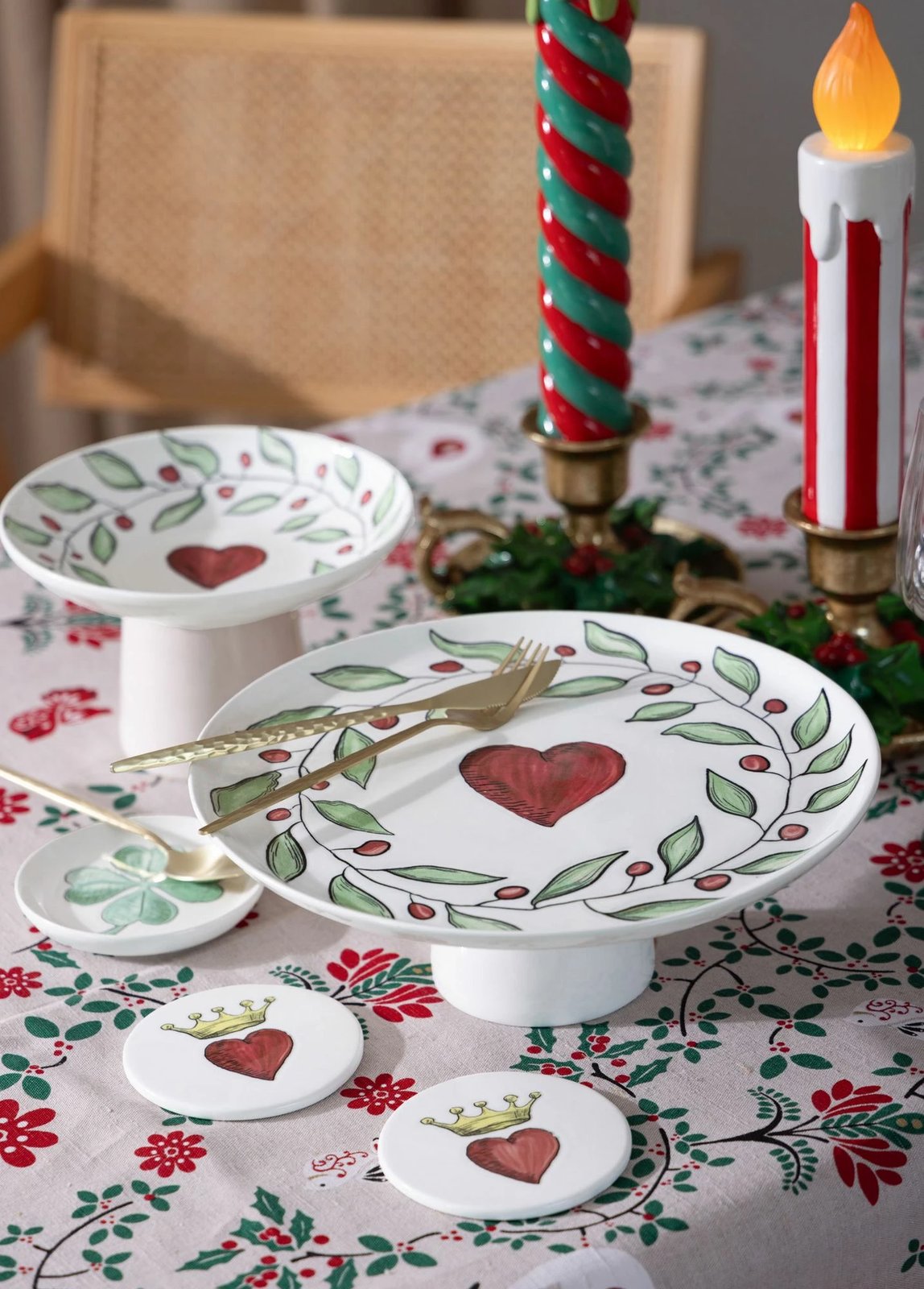 Pjatë shërbimi Hermia Concept, LUV0008, e bardhë, e kuqe, e gjelbër, 30x30x10 cm