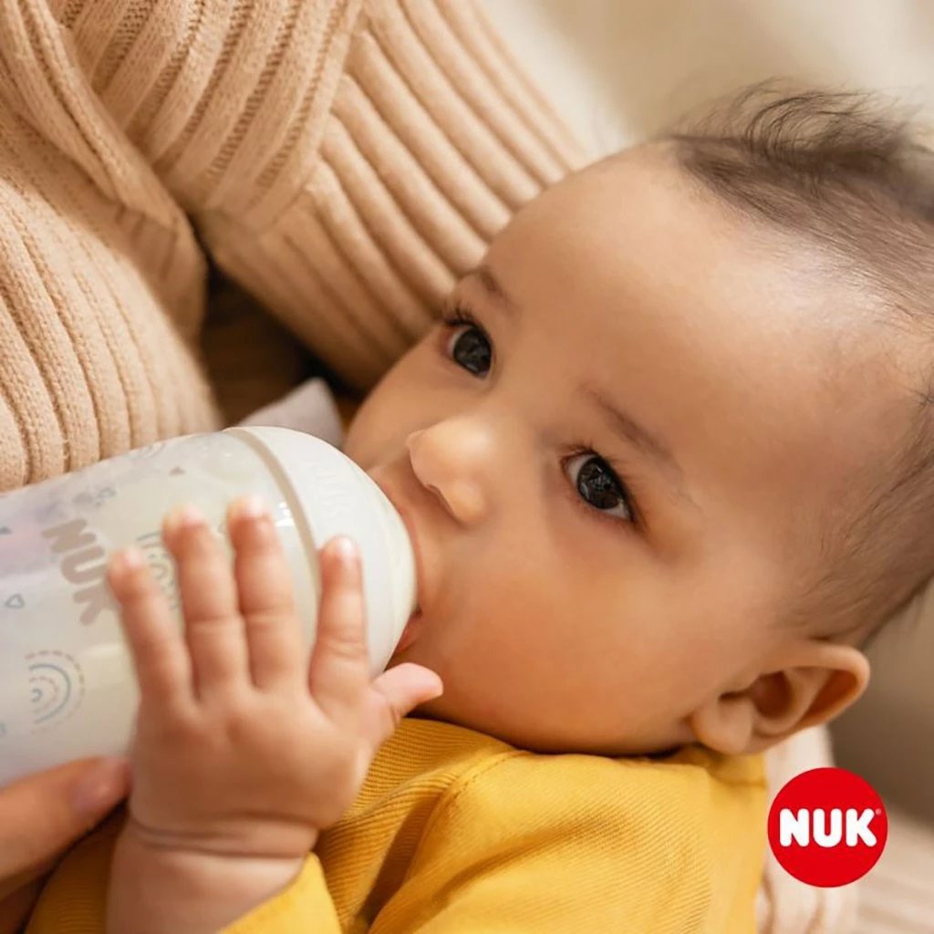 biberon qelqi NUK Perfect Match 230 ml, kontroll temperature, cicë silikoni e butë, sistem antikolik, madhësia M 3m+, bezhë