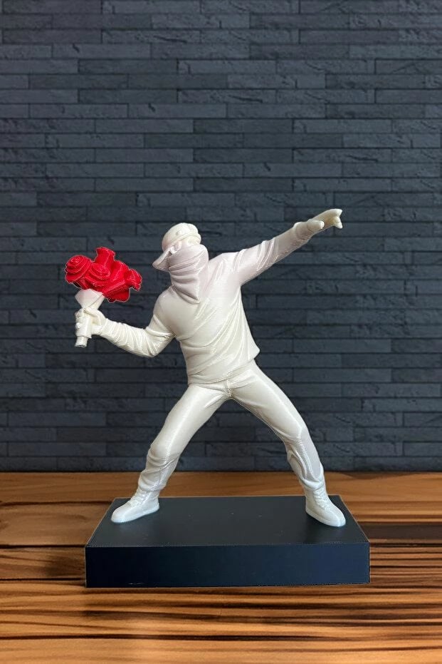 Statujë dekorative Banksy, Evila Originals, bioplastikë, 14x7x16.5cm