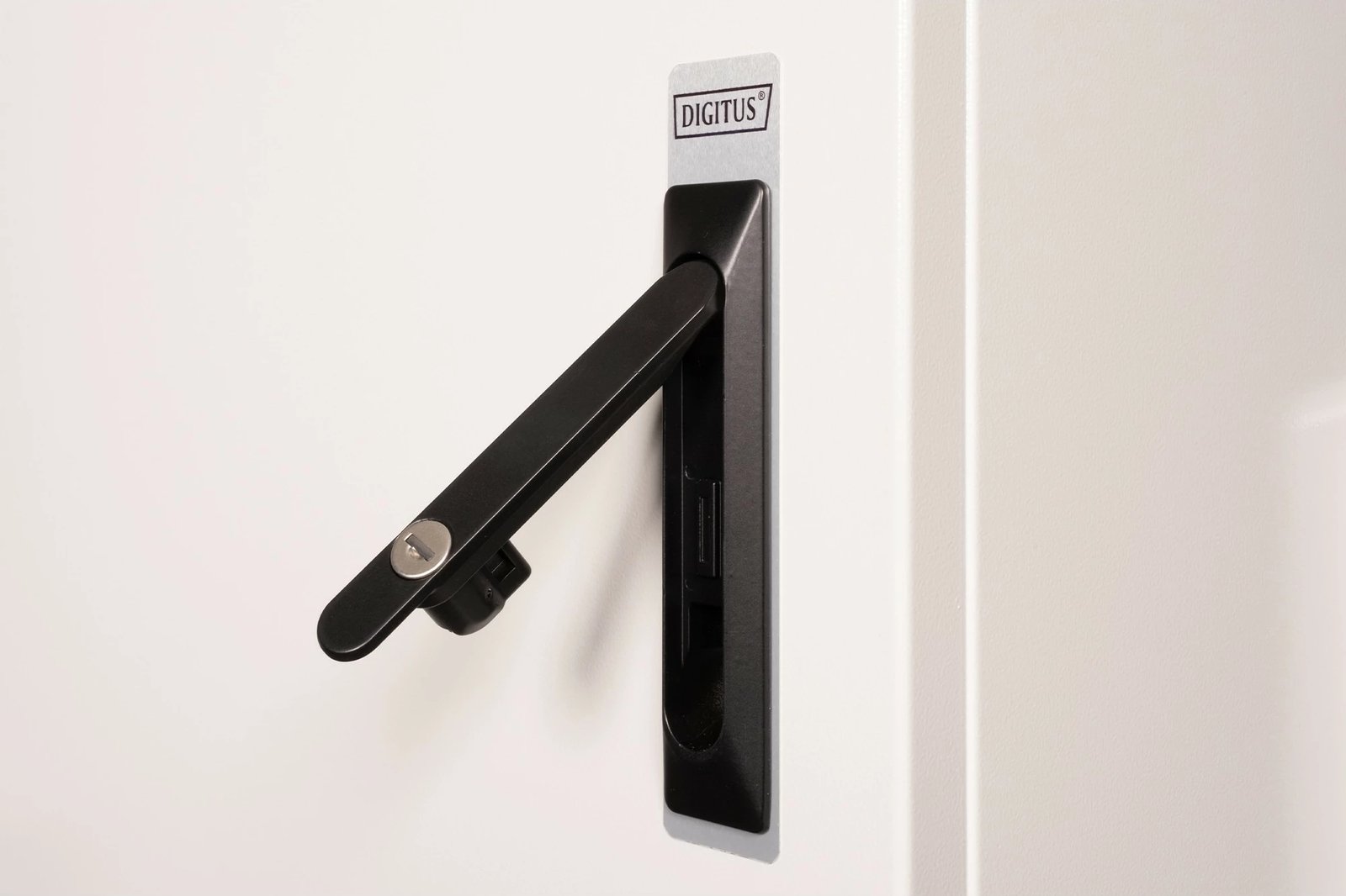 Kasë murale Digitus, për pajisje rrjeti, ngjyrë e bardhë