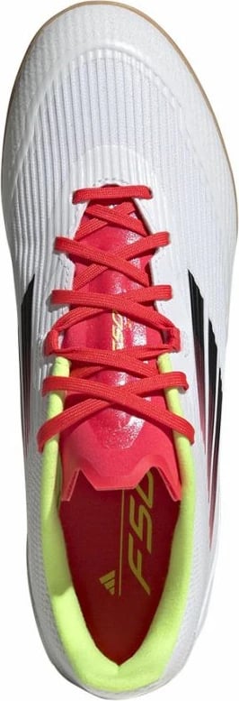 Atlete futbolli adidas për meshkuj, të bardha