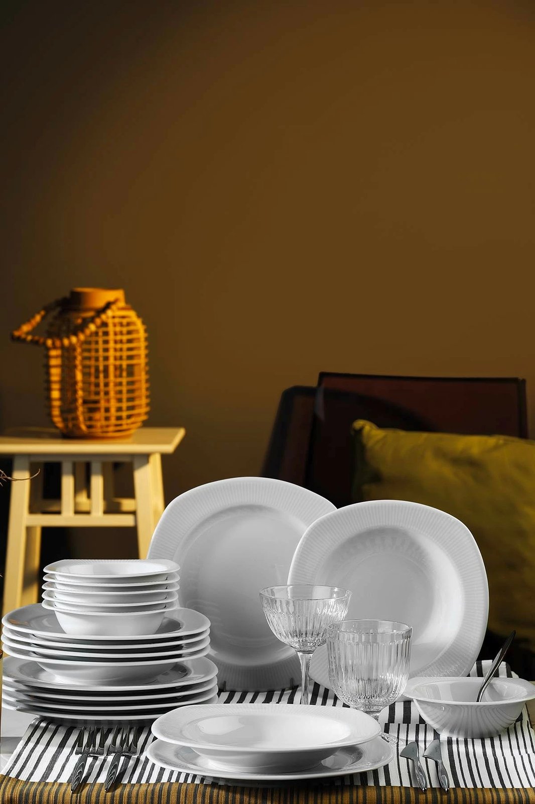 Set darke 18 pjesësh Hermia, CSL18Y400