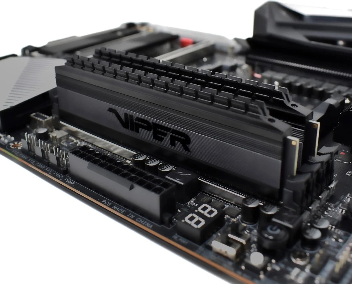 RAM Memorie Patriot Viper Blackout CL18, 16GB DDR4 RAM Memorie Patriot Viper Blackout CL18, 16GB DDR4