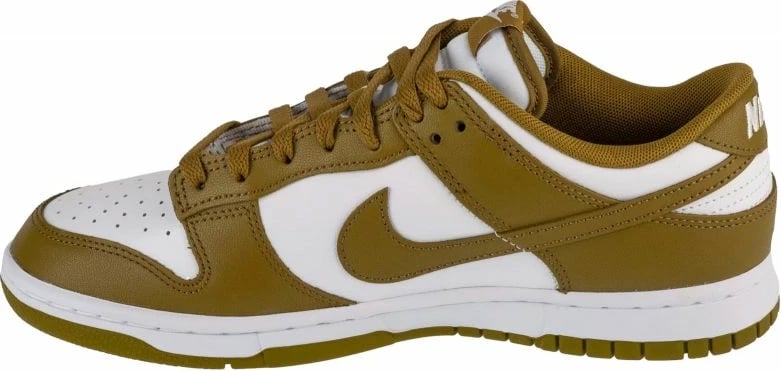 Atlete për meshkuj Nike, të bardha dhe të gjelbra