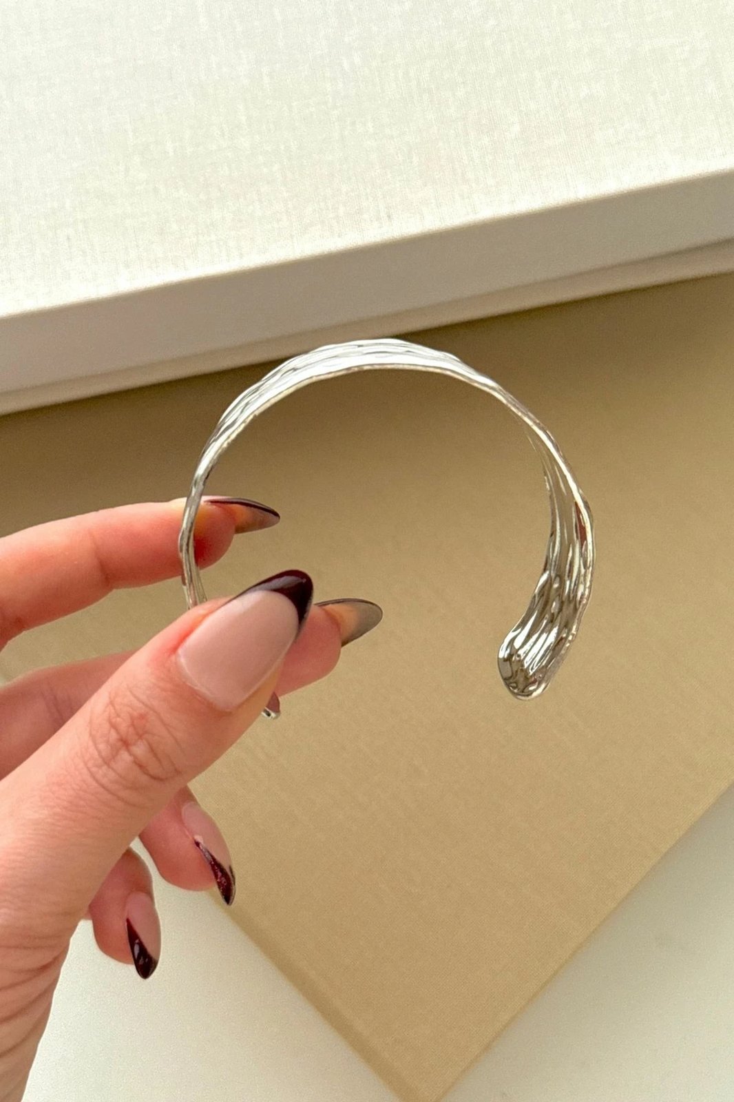 Byzylyk çeliku, Jumeon, BCYJ-251028, ngjyrë argjendi