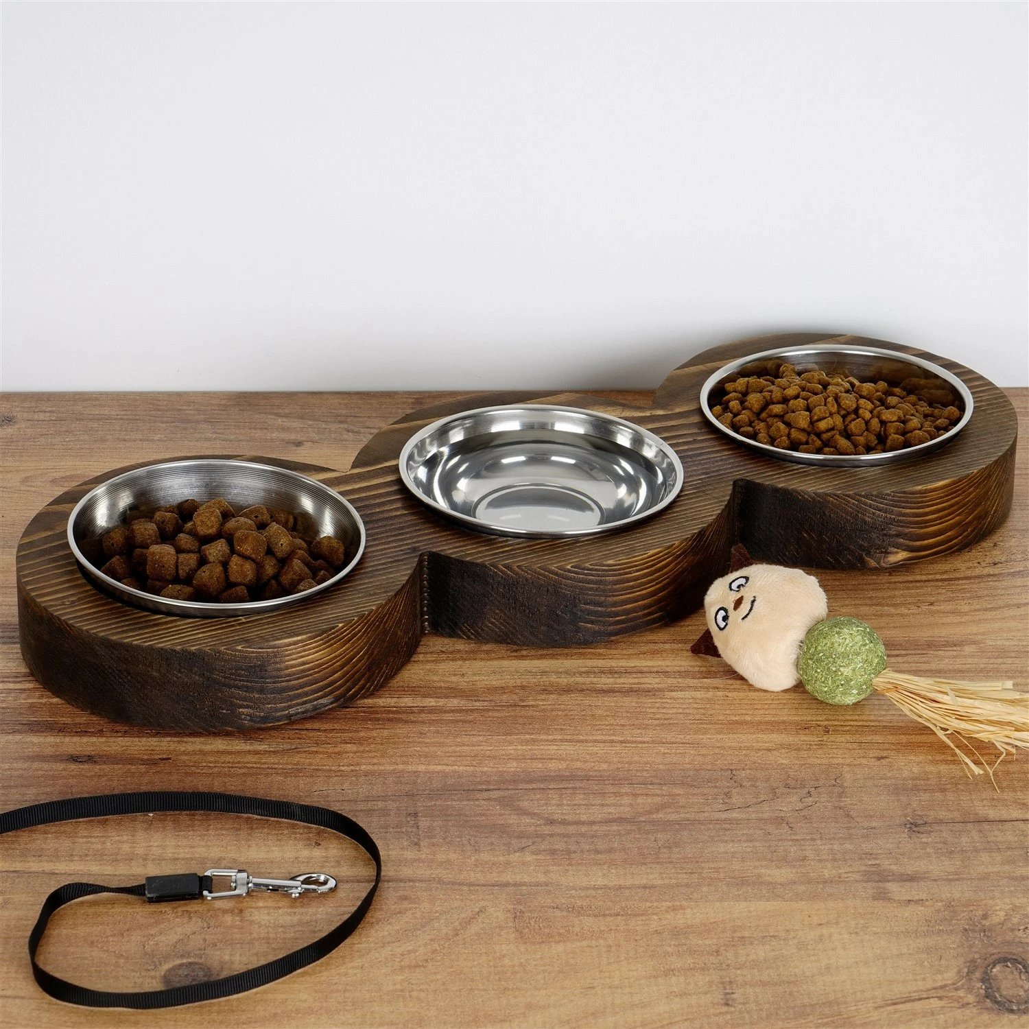 Enë ushqimi për kafshë, dru arre, Hanah Home, Pet010
