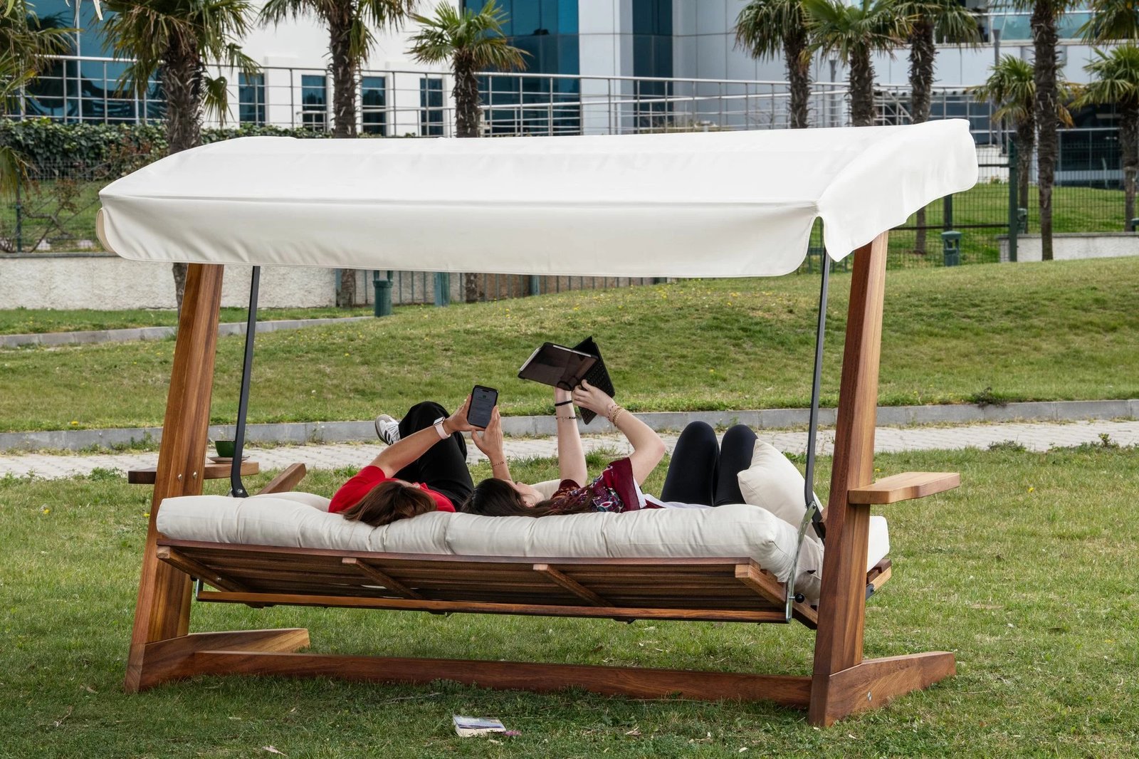 Karrige lëkundëse treshe për kopsht, ngjyrë bezhë, Luna Deluxe 2600