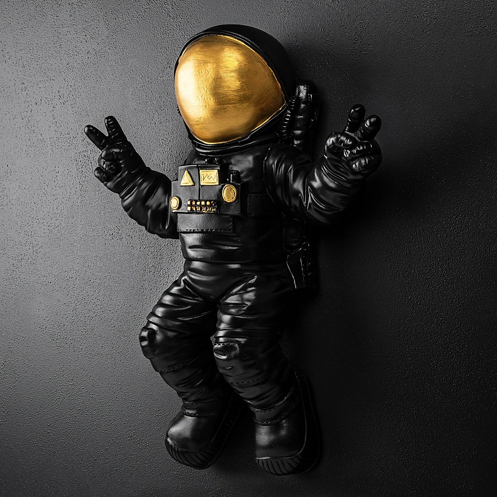 Aksesor dekorativ për mur, Wallity, Cosmonaut 2, shumëngjyrësh, 35x47x10cm