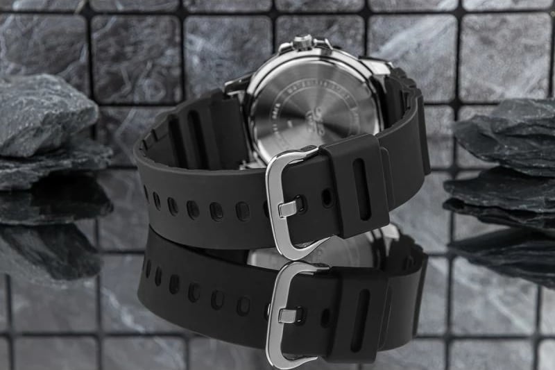 Orë dore për meshkuj CASIO, e zezë