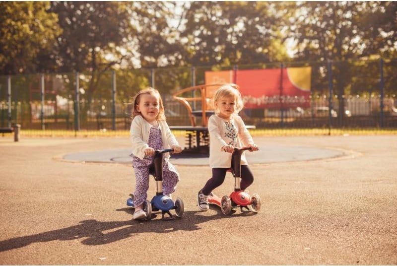 Scooter për fëmijë Globber, ngjyrë e verdhë