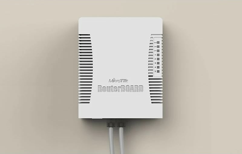 Router MikroTik hEX PoE, 5 porte gigabit, i bardhë