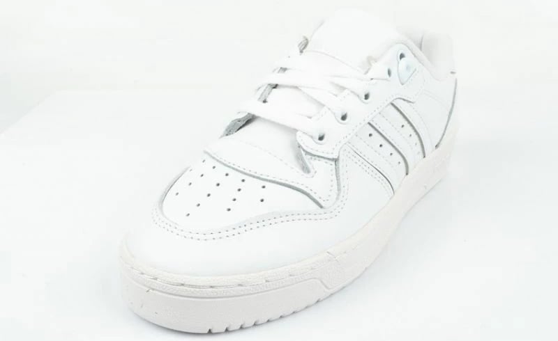 Atlete për femra adidas, të bardha