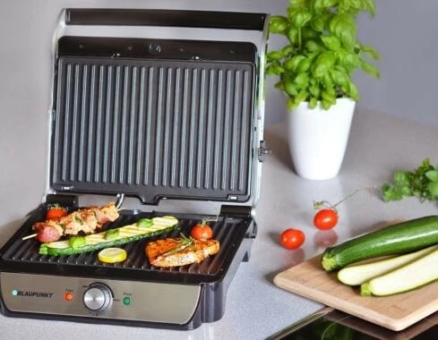 Grill elektrik Blaupunkt GRS701, tavolinë, 2000W, pllaka jo-ngjitëse, inox/zi