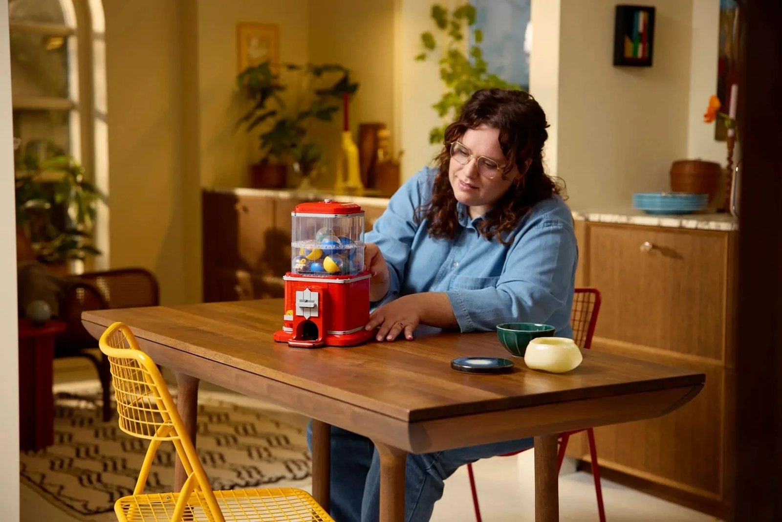 Set LEGO IDEAS 21358 Minifigure Vending Machine, për të rritur, Kuqe