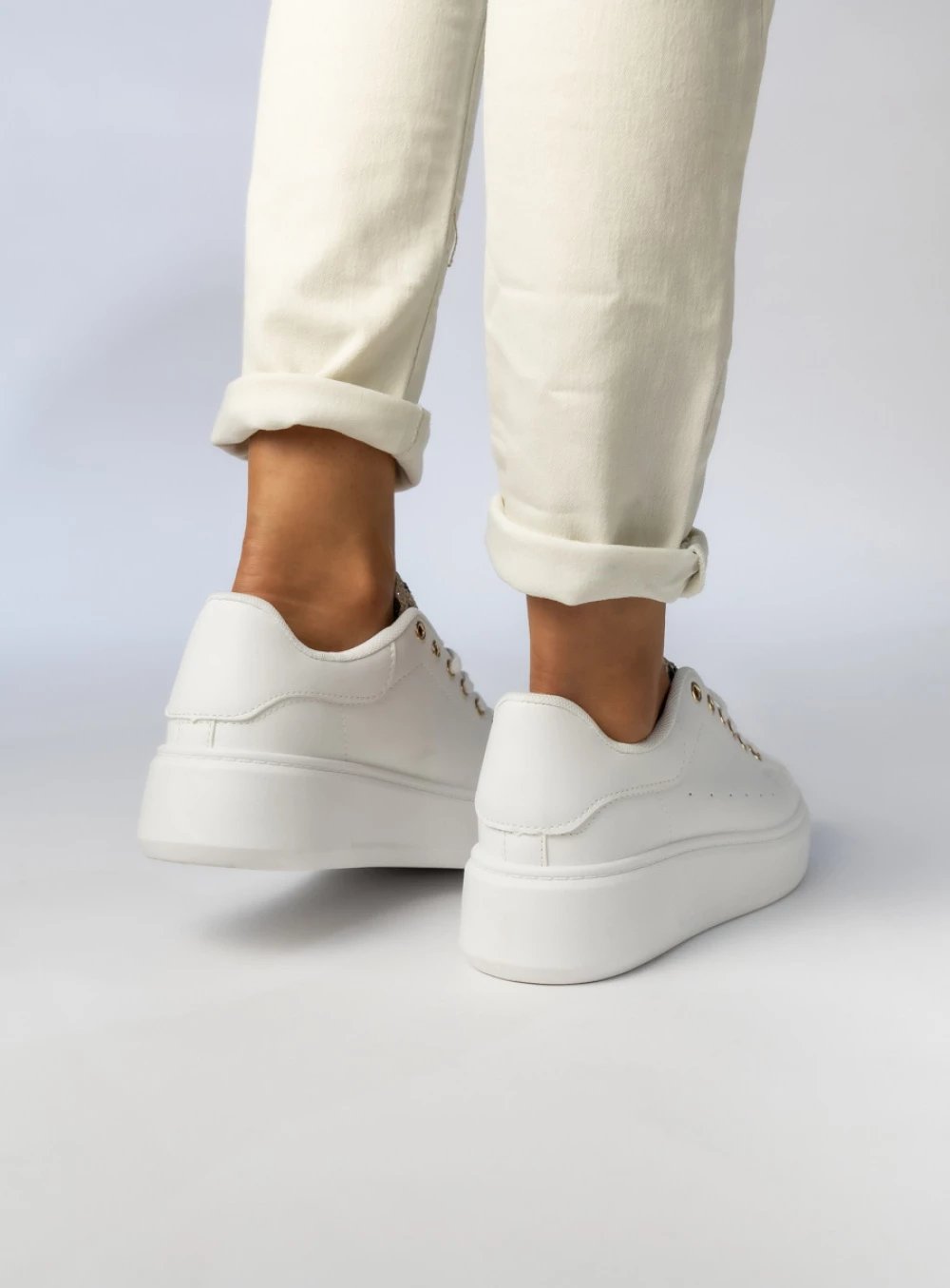 Atlete Inello model 210583j, të bardha