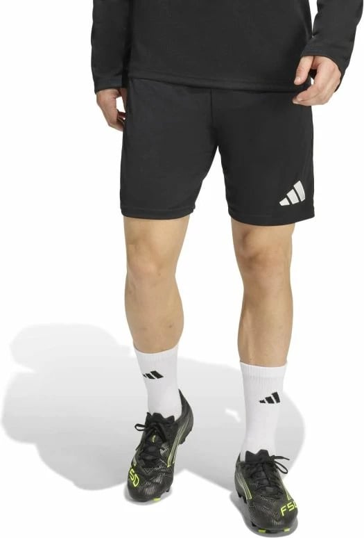 Shorce trajnimi adidas