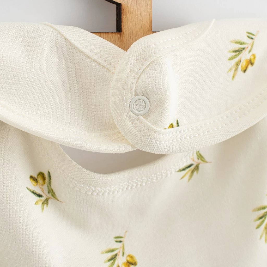 baveta bebe, New Baby, Olives, 100% pambuk organik, me kapëse snap, bezhë