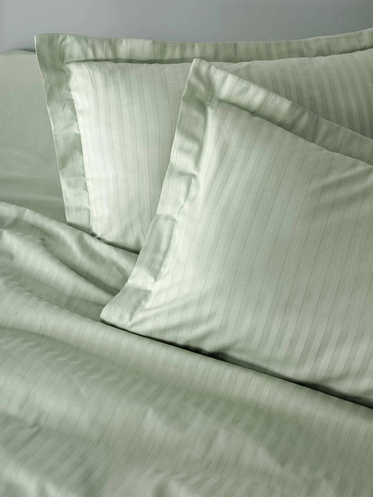 Set mbulesë jorgani XXL, saten, një person, ngjyrë sage, L'Essentiel Linge de Maison, me vija