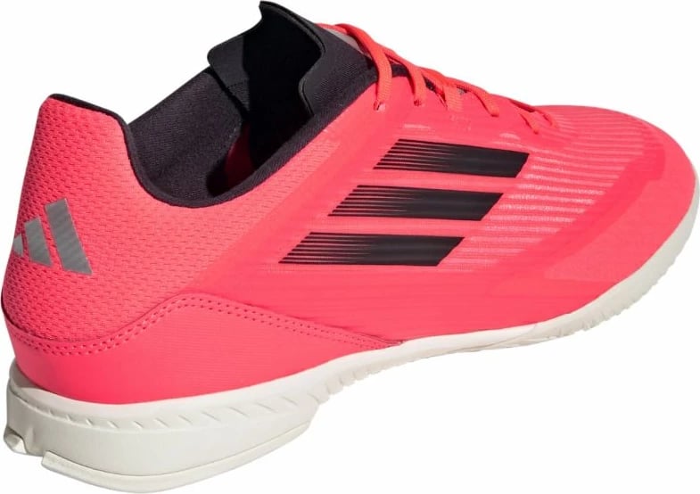 Çizme futbolli për meshkuj adidas, të kuqe dhe portokalli
