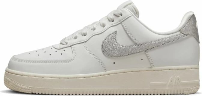 Atlete për femra Nike, të bardha