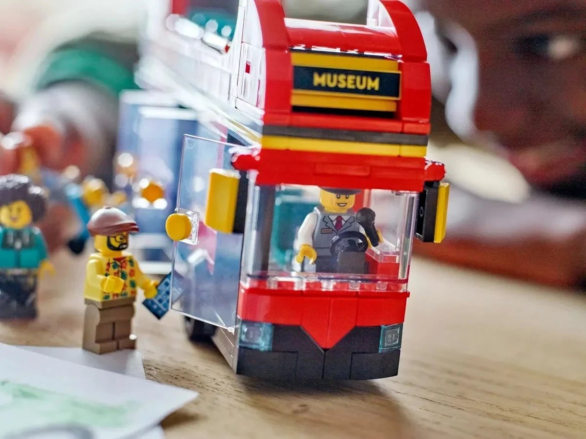 Set LEGO City 60407 Autobus i kuq dykatësh