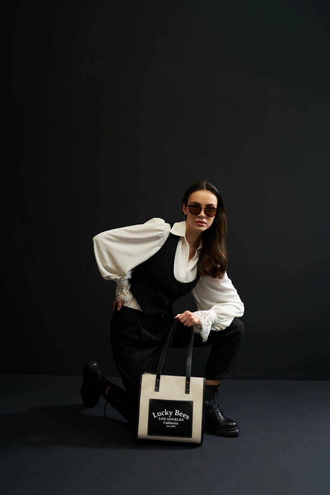 Çantë tote Lucky Bees, e zezë-krem, 376