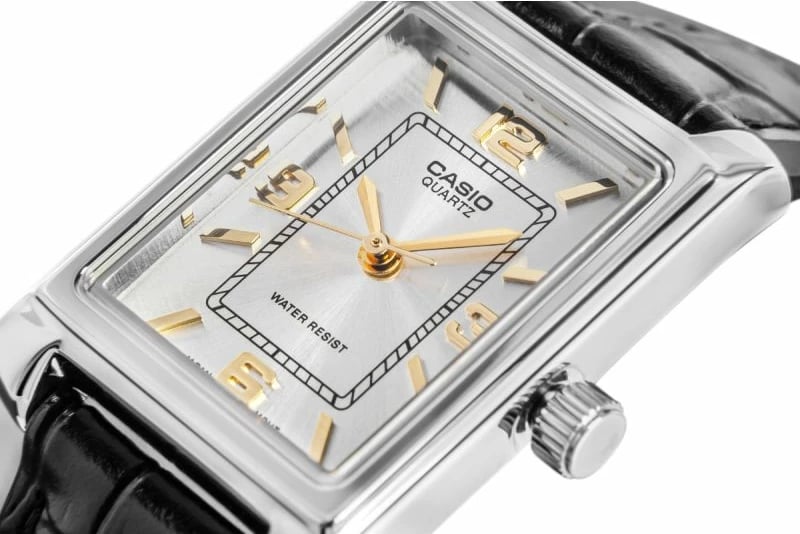 Orë dore për femra CASIO, e zezë