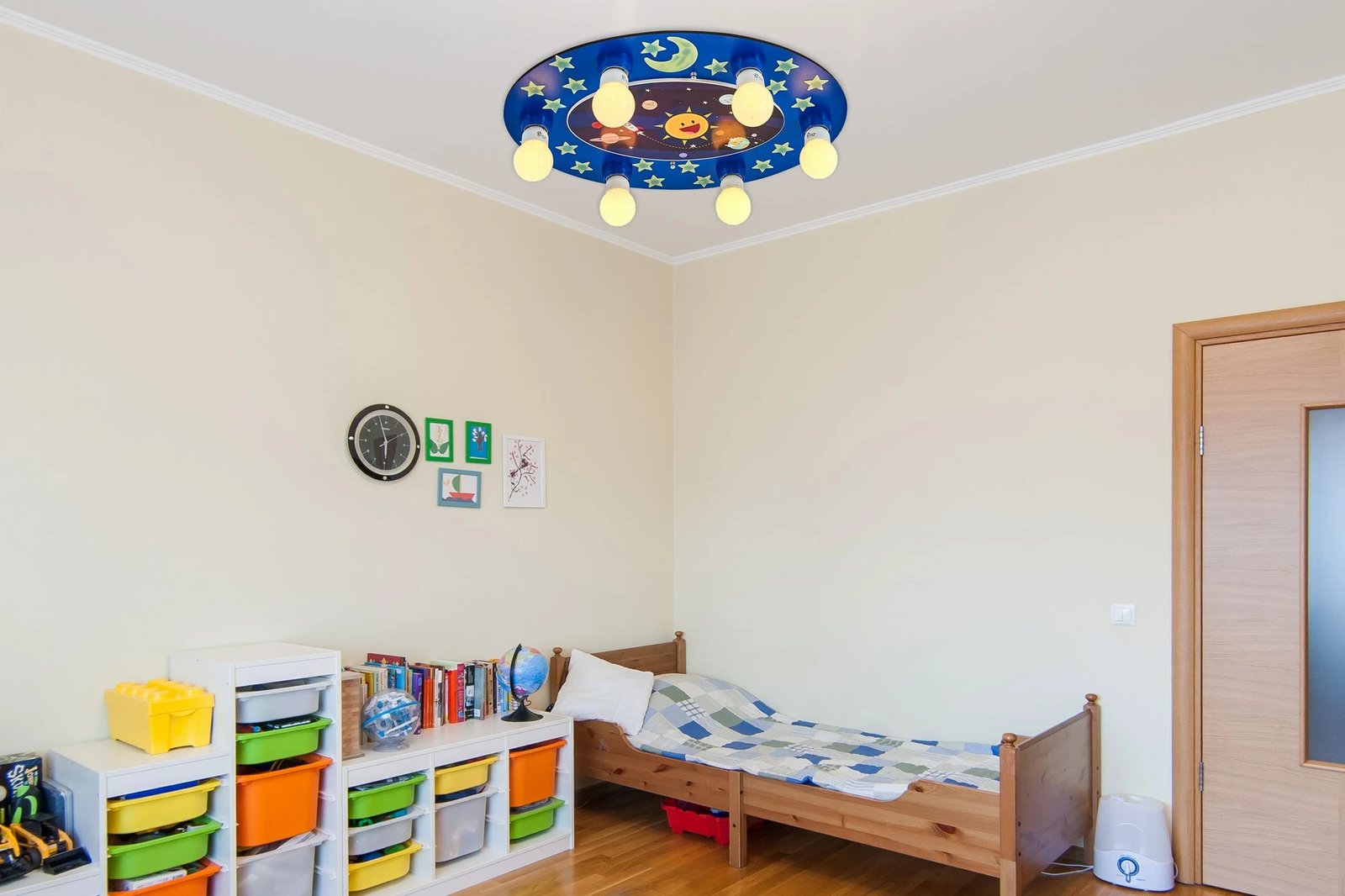 Llambë tavani për fëmijë, dizajn hapësinor, trup druri, ngjyrë kaltër, Opviq L1539