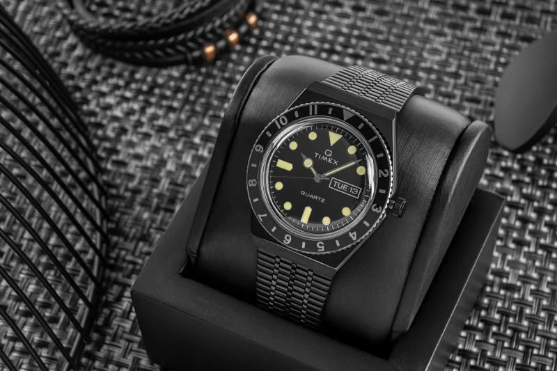 Orë dore për meshkuj Timex, e zezë