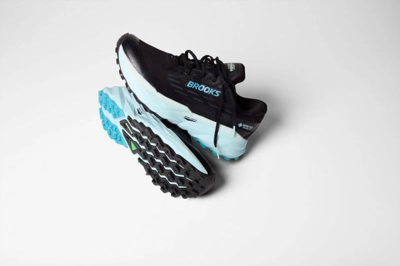 Atlete trail running për femra Yakimasport, të zeza