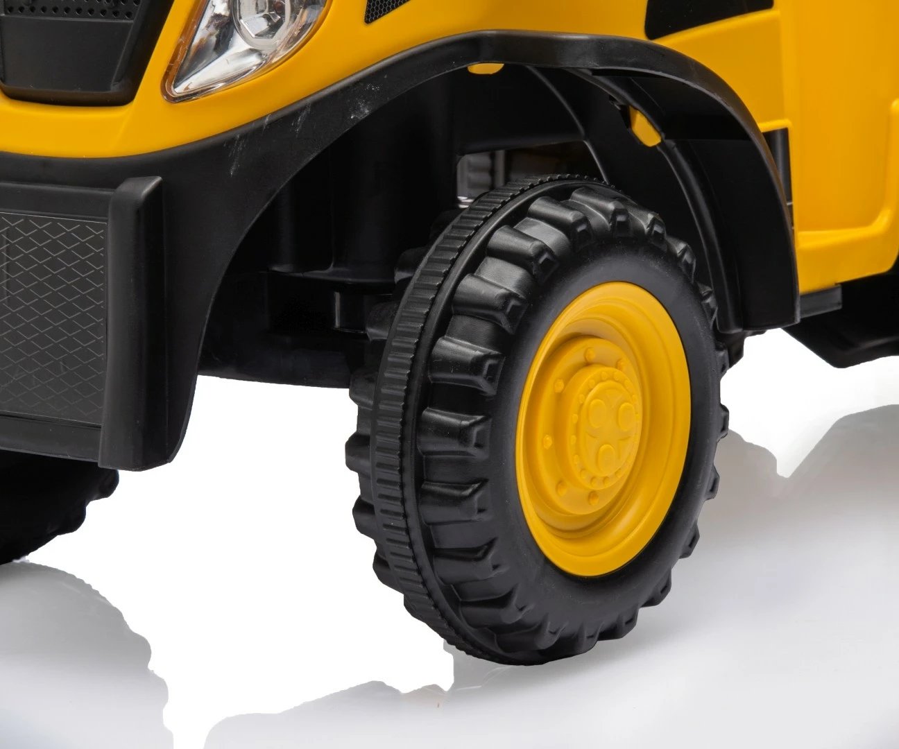 Traktor ride-on, Milly Mally, CAT Tractor 5766, me rimorkio, drita e tinguj, timon me borí, 6 rrota, verdhë/zi, set me lopatë dhe grabujë