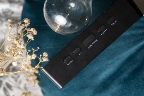 Orë alarmi, Adler, AD 1189, LED me temperaturë dhome, 3 mënyra alarmi, USB + 3xAAA, e zezë