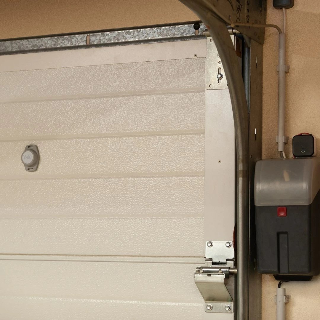 Sensor Yale për hapës të garazhit, i zi