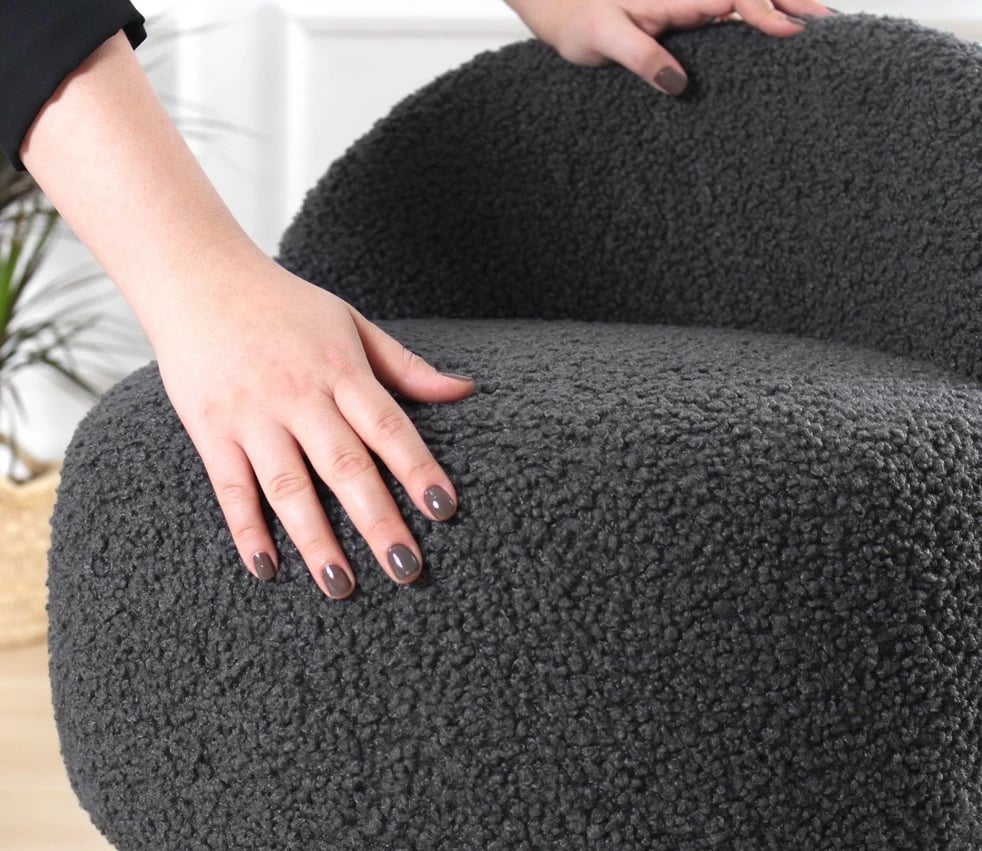 Puf me pelush të errët, këmbë druri, Rufmee, ngjyrë gri e errët