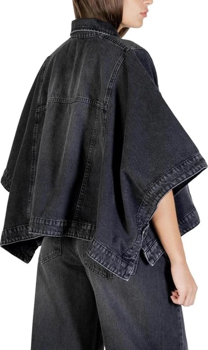 Jakne Colcci femra e zezë