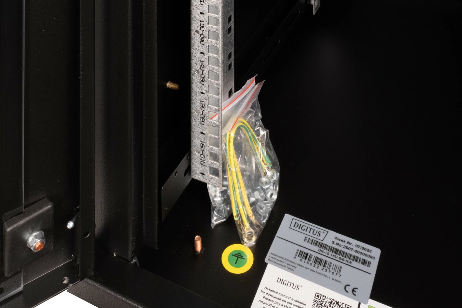 Kasë rrjeti Digitus Unique Series 16U, 600x600 mm, derë xhami, e zezë