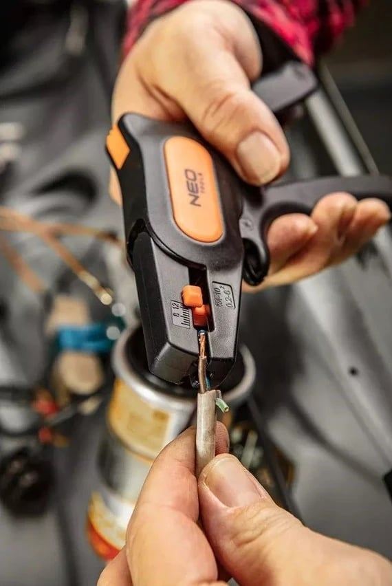Shkëputës automatik i izolimit Neo Tools, 195mm, ngjyrë e zezë Shkëputës automatik i izolimit Neo Tools, 195mm, ngjyrë e zezë